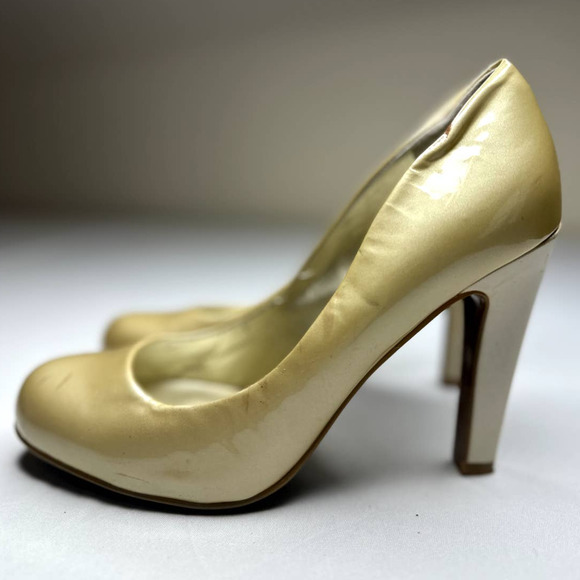 Jessica Simpson Shoes - JESSICA SIMPSON HEELS GOLD PUMP SHOES SIZE 6.5